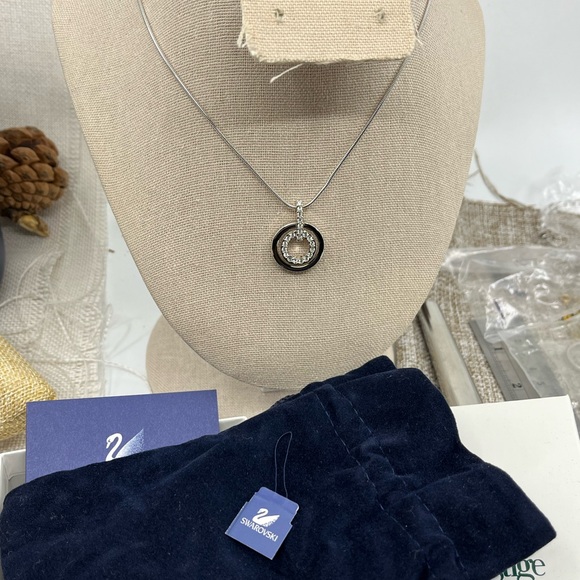 Swarovski Crystal Necklace 14-16" Adjustable with Original Box & Certificate - Picture 9 of 16